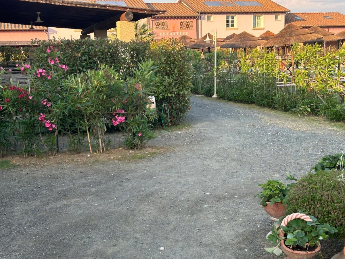Aparthotel Fattoria Palazzeta - Pet & Family Friendly Cecina  Exterior foto